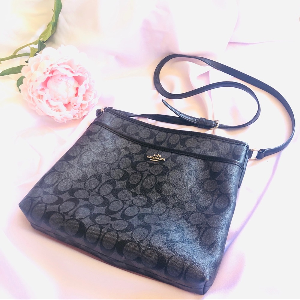 Coach black signature crossbody bag large